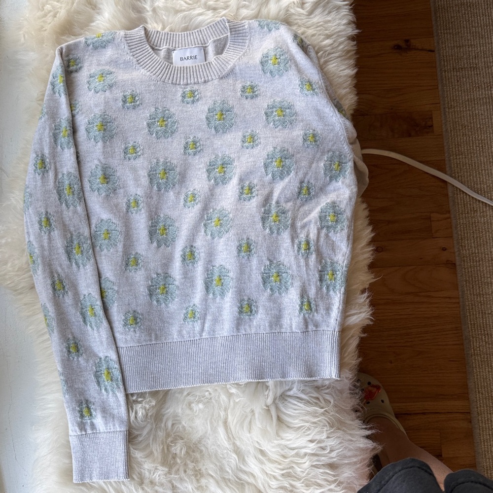 Barrie flower embroidered sweater size M